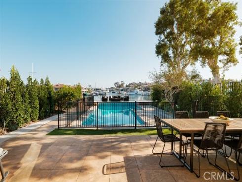 12 Harbor Island , Newport Beach, CA