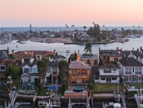 12  Harbor Island  , Newport Beach, CA