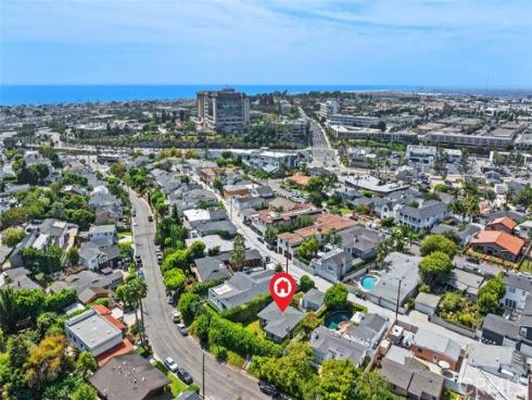 421  Catalina  , Newport Beach, CA