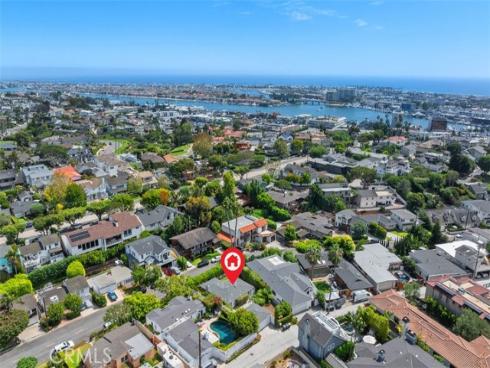 421  Catalina  , Newport Beach, CA