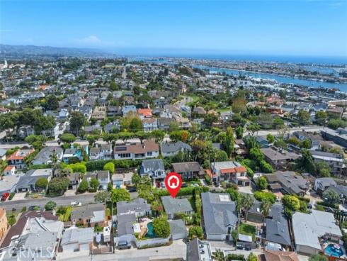 421  Catalina  , Newport Beach, CA