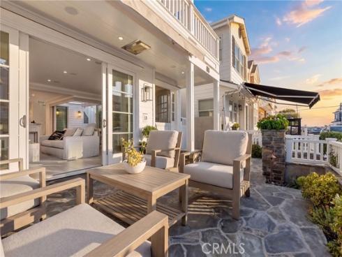 118  Sapphire  , Newport Beach, CA