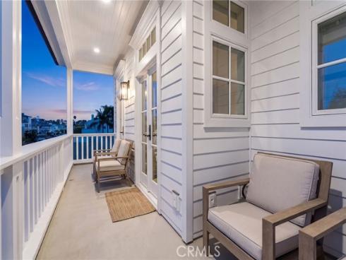 118  Sapphire  , Newport Beach, CA