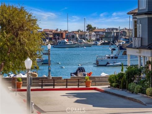 118  Sapphire  , Newport Beach, CA