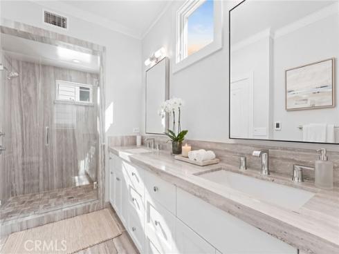 118  Sapphire  , Newport Beach, CA