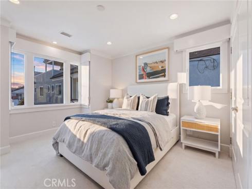 118  Sapphire  , Newport Beach, CA