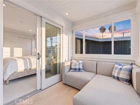 118  Sapphire  , Newport Beach, CA