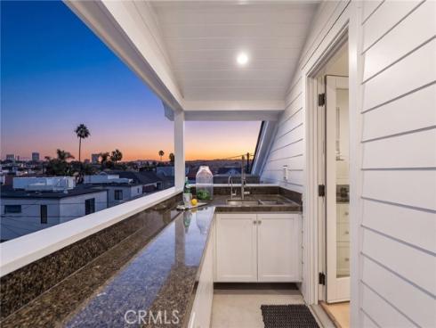 118  Sapphire  , Newport Beach, CA