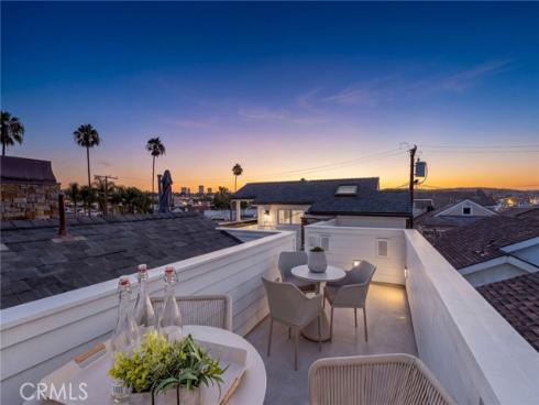 118  Sapphire  , Newport Beach, CA