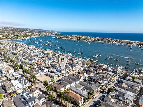 118  Sapphire  , Newport Beach, CA