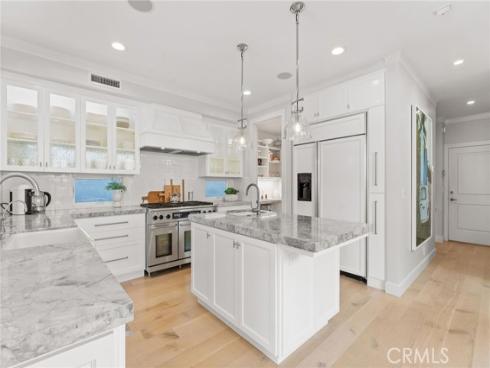 118  Sapphire  , Newport Beach, CA