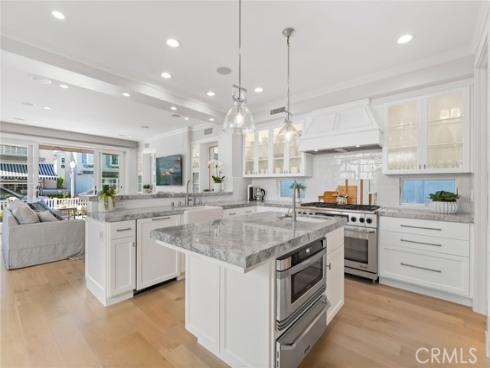 118  Sapphire  , Newport Beach, CA