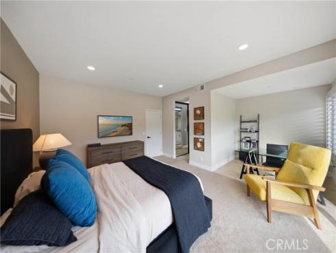 25 Canyon Island , Newport Beach, CA