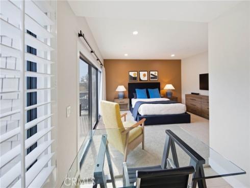 25 Canyon Island , Newport Beach, CA