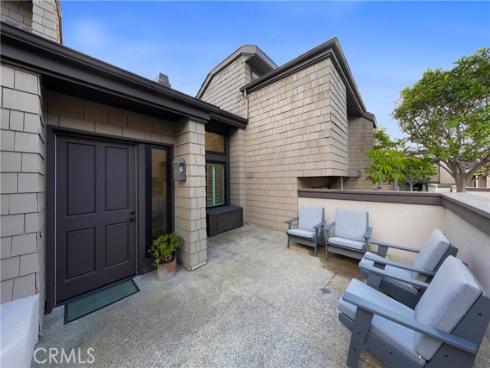 25 Canyon Island , Newport Beach, CA