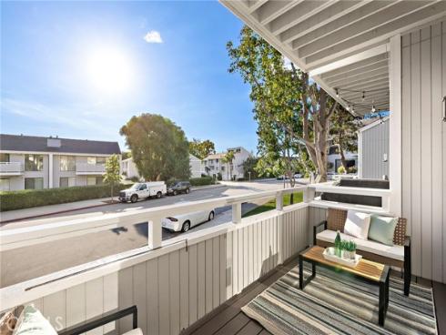 14 Robon Court, Newport Beach, CA