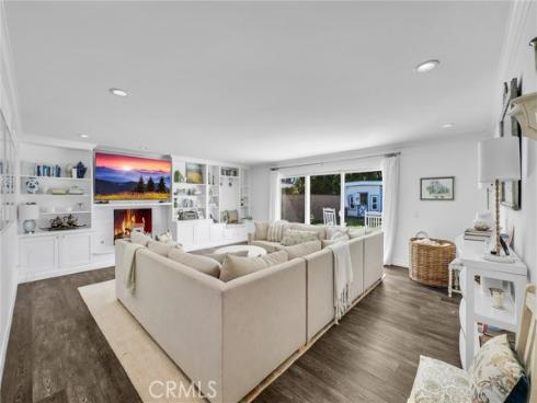 1915  Leeward  , Newport Beach, CA