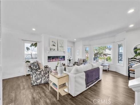 1915  Leeward  , Newport Beach, CA