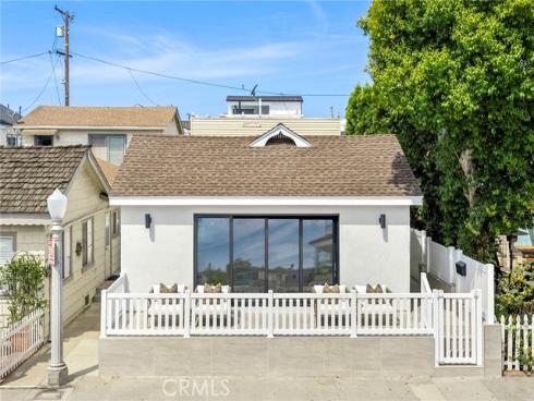 121 Marine Avenue