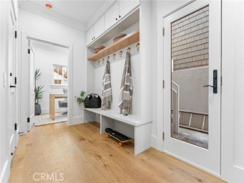 327 Amethyst , Newport Beach, CA