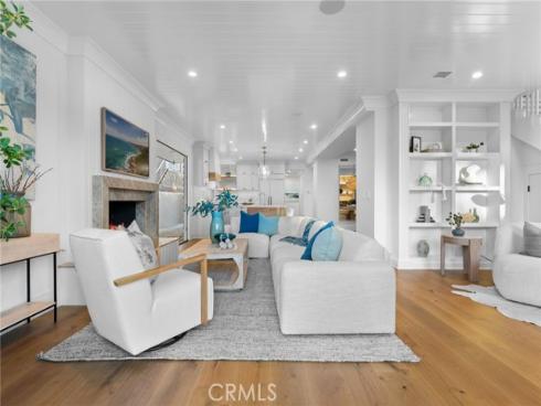 327 Amethyst , Newport Beach, CA