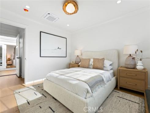 327 Amethyst , Newport Beach, CA