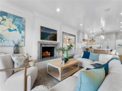 327 Amethyst , Newport Beach, CA