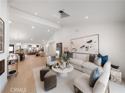 2436 Holiday , Newport Beach, CA