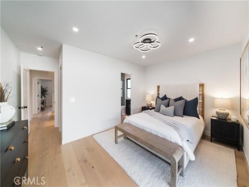 2436 Holiday , Newport Beach, CA