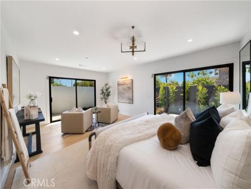 2436 Holiday , Newport Beach, CA