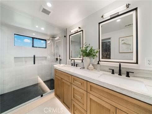 2436 Holiday , Newport Beach, CA