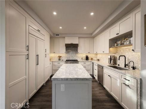 51 Seabrook Cove , Newport Beach, CA