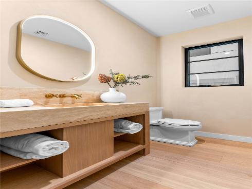 117 E Bay , Newport Beach, CA
