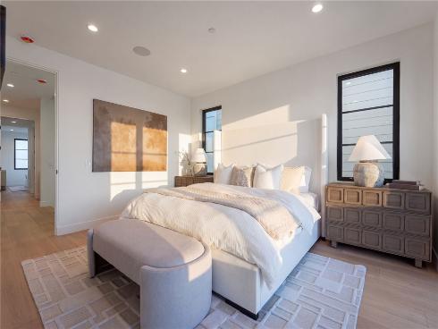 117 E Bay , Newport Beach, CA