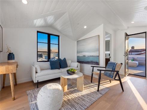 117 E Bay , Newport Beach, CA