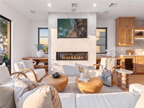 117 E Bay , Newport Beach, CA