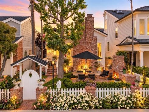 209 Diamond Avenue, Newport Beach, CA
