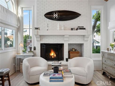 209 Diamond Avenue, Newport Beach, CA