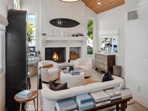 209 Diamond Avenue, Newport Beach, CA