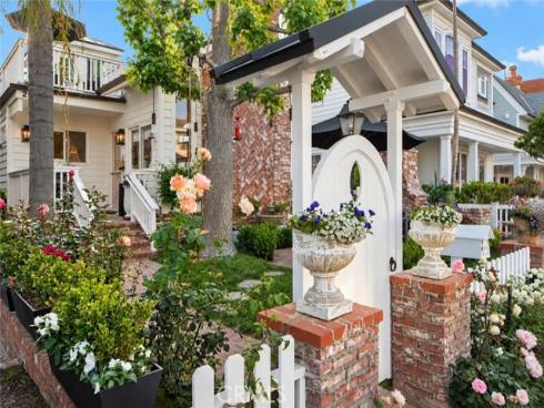 209 Diamond Avenue, Newport Beach, CA