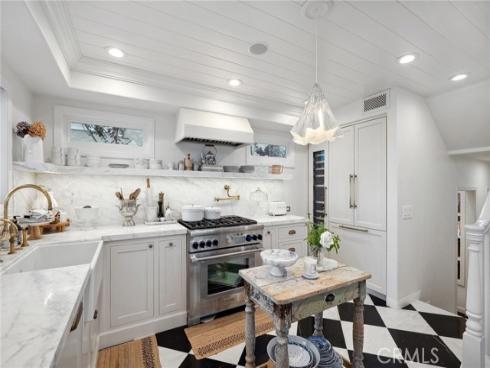 209 Diamond Avenue, Newport Beach, CA