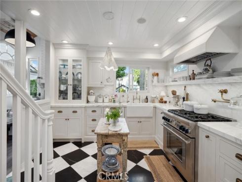 209 Diamond Avenue, Newport Beach, CA