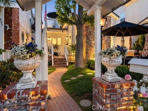 209 Diamond Avenue, Newport Beach, CA
