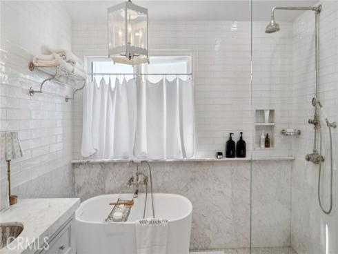 209 Diamond Avenue, Newport Beach, CA