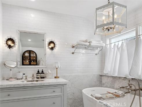 209 Diamond Avenue, Newport Beach, CA
