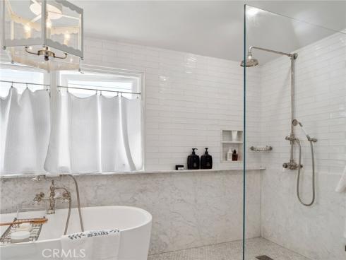 209 Diamond Avenue, Newport Beach, CA