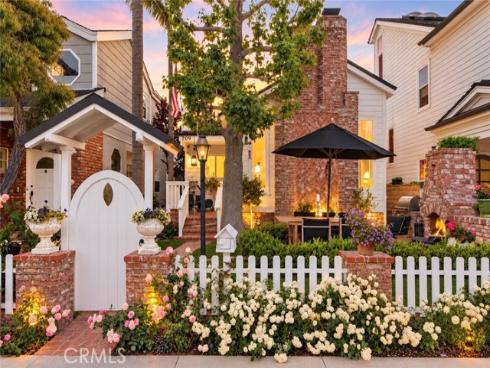 209 Diamond Avenue, Newport Beach, CA