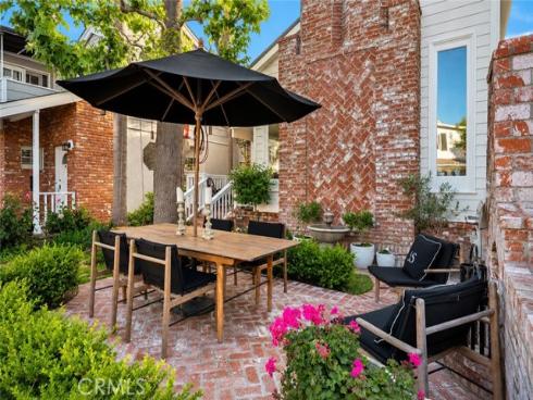 209 Diamond Avenue, Newport Beach, CA