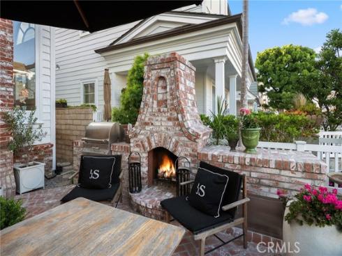 209 Diamond Avenue, Newport Beach, CA