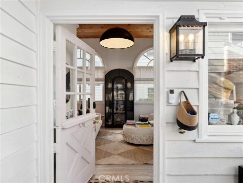 209 Diamond Avenue, Newport Beach, CA
